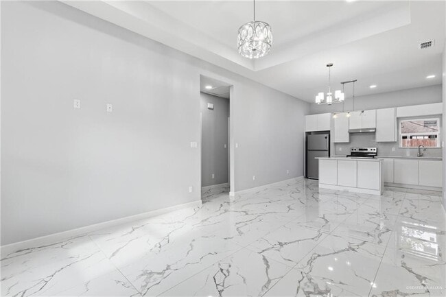 Building Photo - 22 South Dr