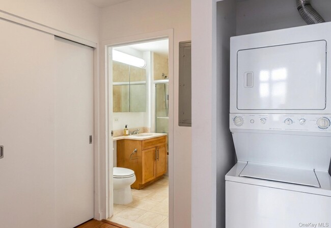 Building Photo - 40-28 College Point Blvd