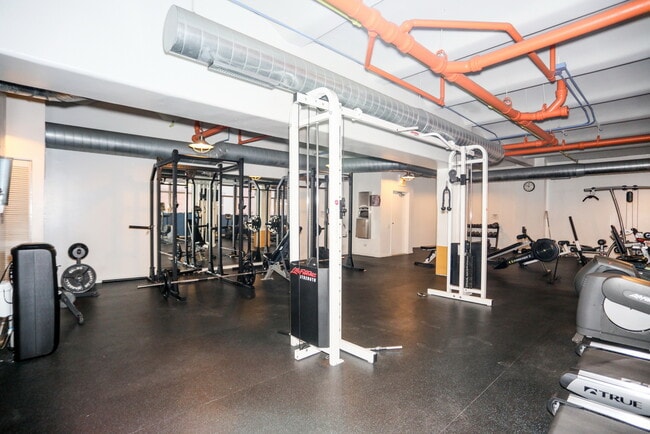 Building Photo - 500 S Clinton St