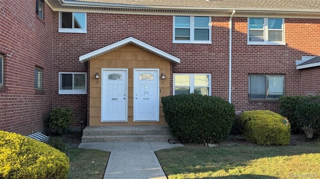 Primary Photo - 19 Barbara Ct