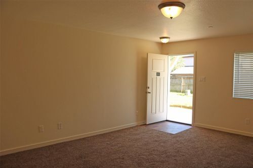 Building Photo - 10535 Mills Rd