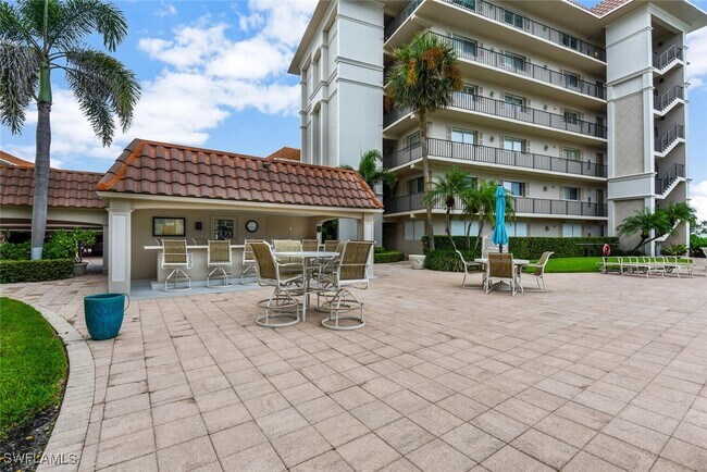 Building Photo - 222 Harbour Dr