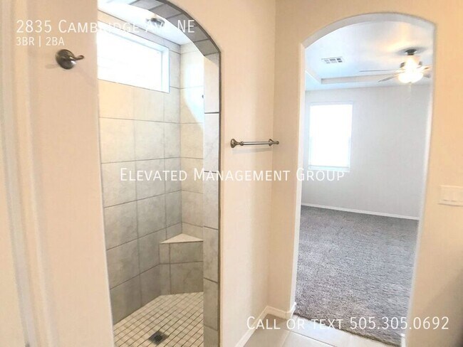 Building Photo - 2835 Cambridge Avenue NE