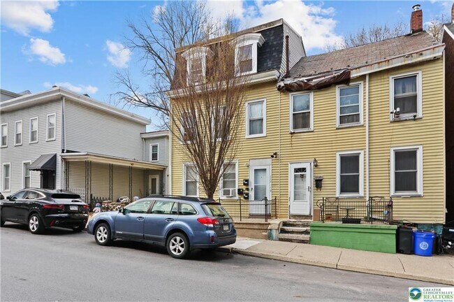 Building Photo - 1113 Ferry St