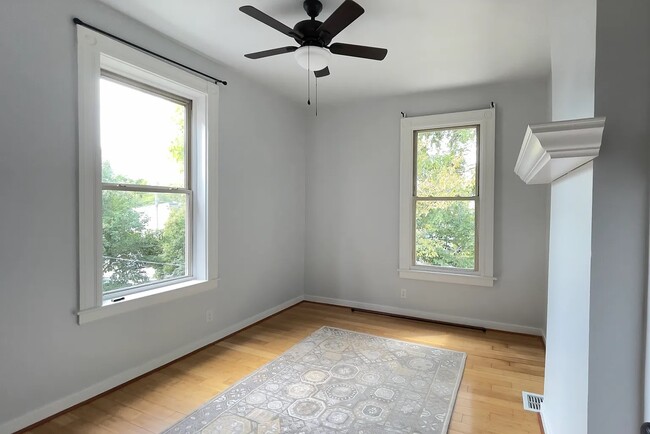 3rd bedroom - 424 1/2 S Pine St