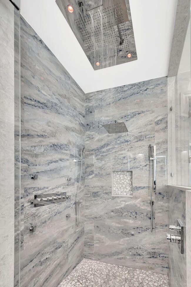 Building Photo - 6766 Royal Orchid Cir