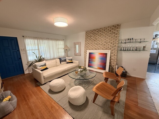 Building Photo - 2841 SW 33rd Ave