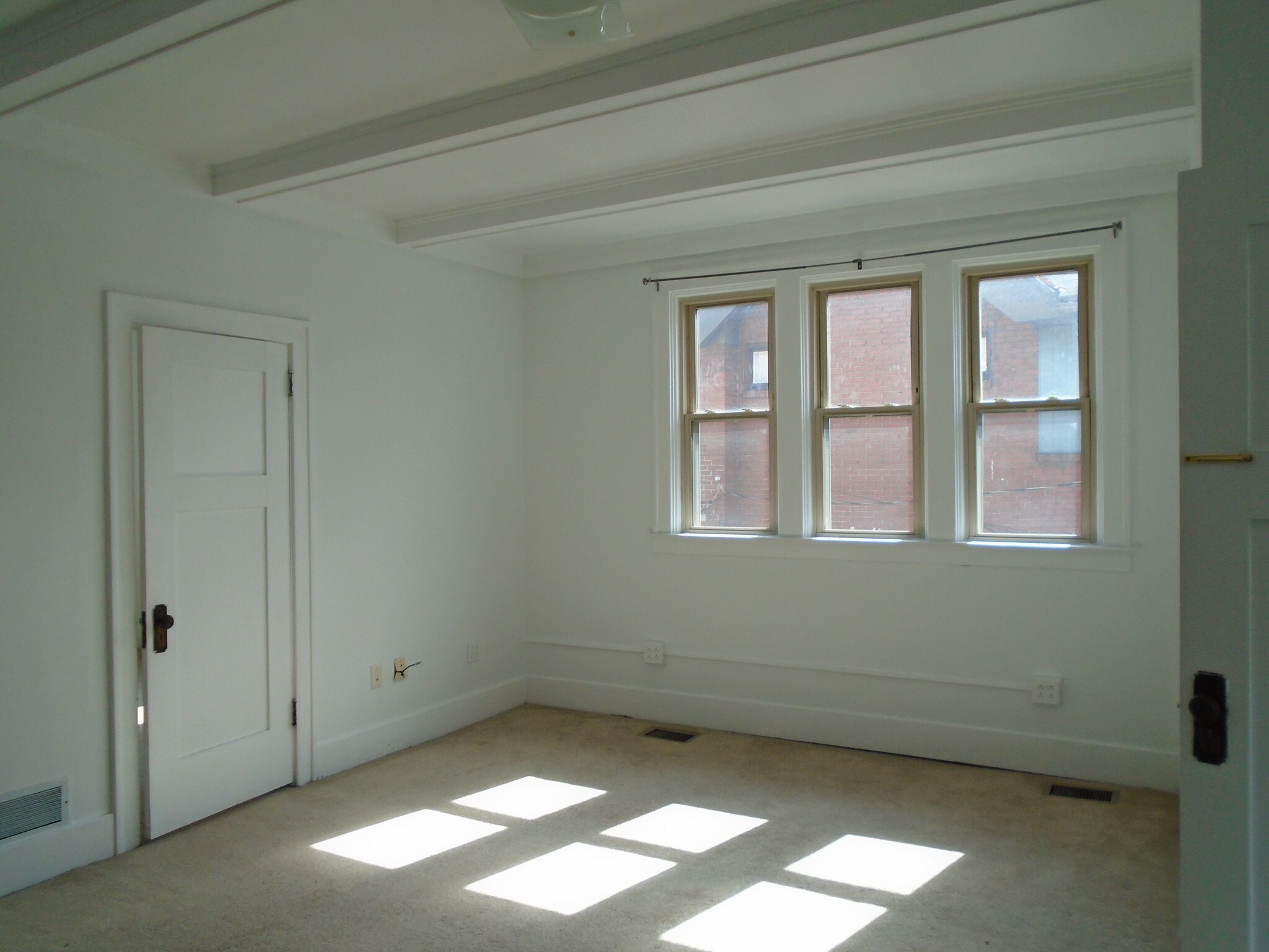 Building Photo - 3600 Dawson St