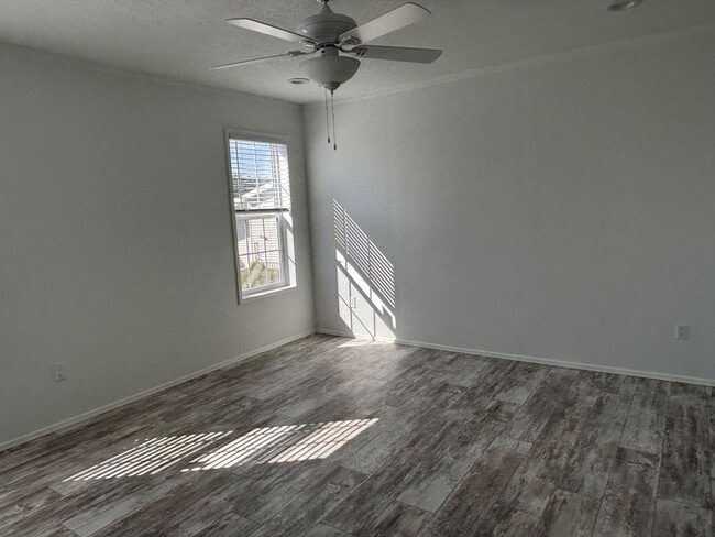 Building Photo - 812 Concord St