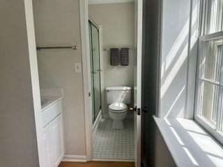 upstairs bedroom bath - 4847 Chevy Chase Dr