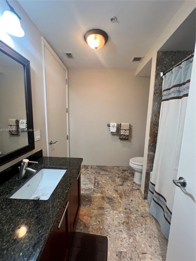 Building Photo - 2401 N Ocean Blvd