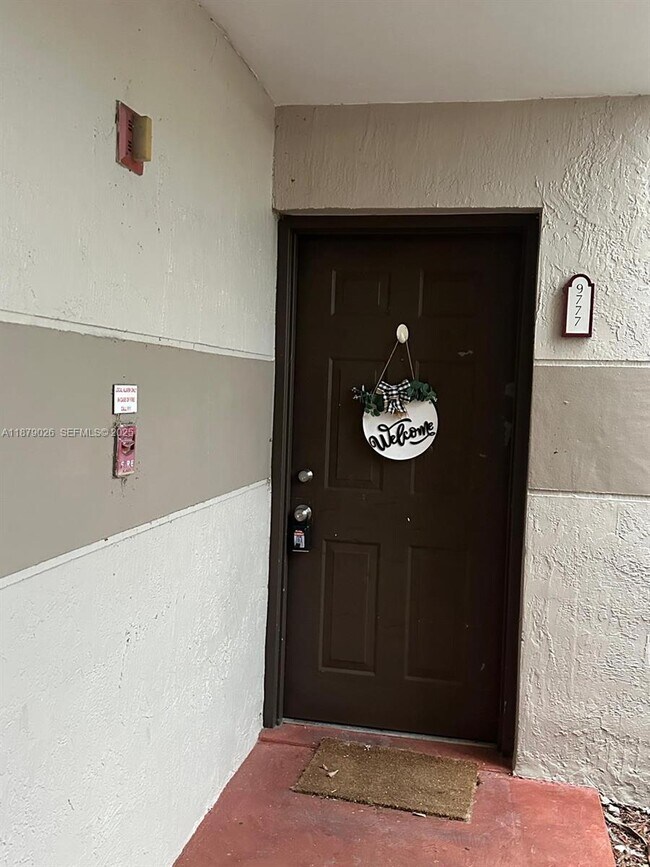 Building Photo - 9777 Nob Hill Ct