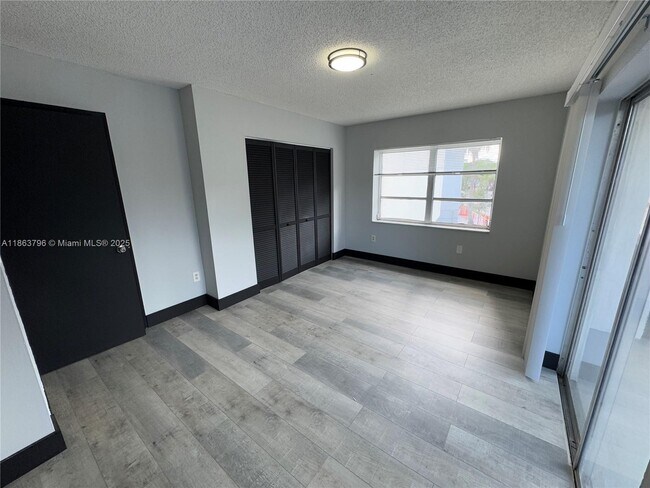 Building Photo - 3300 S Dixie Hwy
