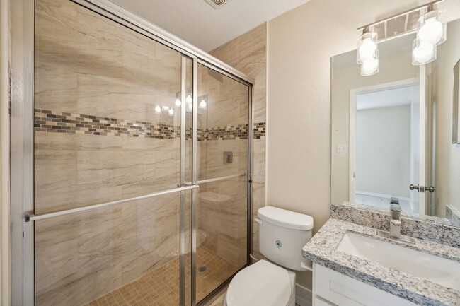 Building Photo - Renovated  condo in the heart of McAllen, ...