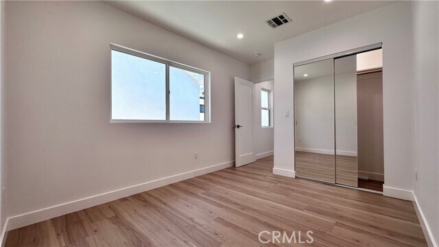 Building Photo - 2135 N Brighton St #102