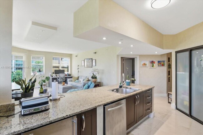 Building Photo - $5,500MONTHLY;20000 E COUNTRY CLUB DR #516...