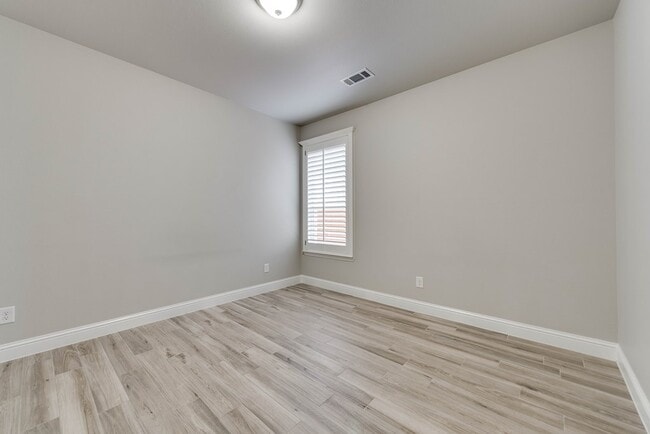 Building Photo - 8616 Rutland Dr
