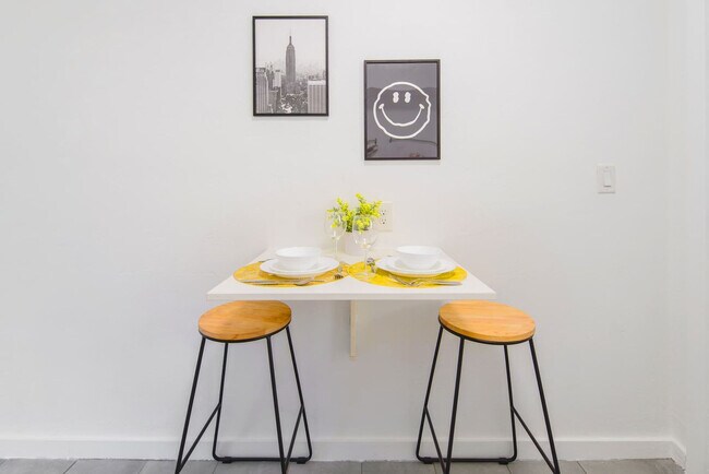 Building Photo - 515 NE 82nd St