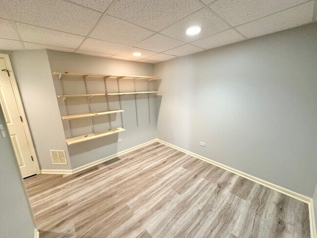 Building Photo - 224 Charlotte Pl