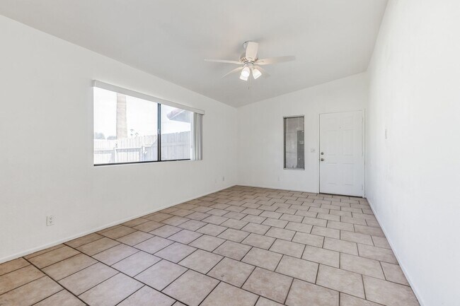 Building Photo - 78683 Ave 42