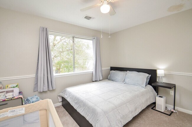 Building Photo - 4614 Rainbow Run