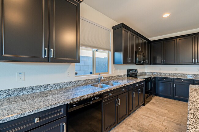 Building Photo - 15877 W Mauna Loa Ln