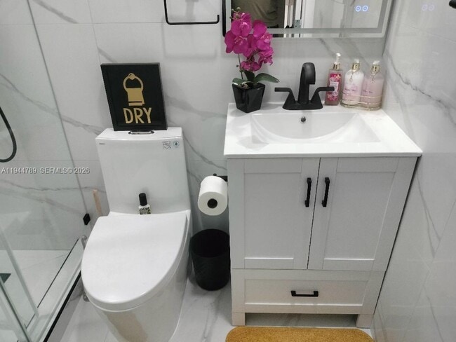 Building Photo - 1130 NE 201st Terrace