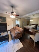 Building Photo - 147 E Chestnut St