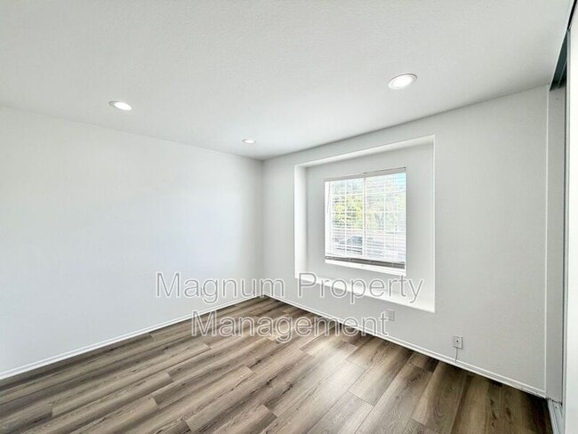 Building Photo - 43391 Calle Morita
