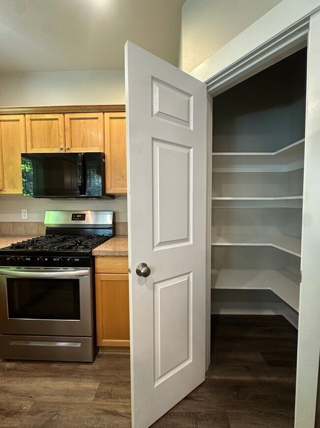 Building Photo - Beautiful home in SE Bend near Jewell Elementary!