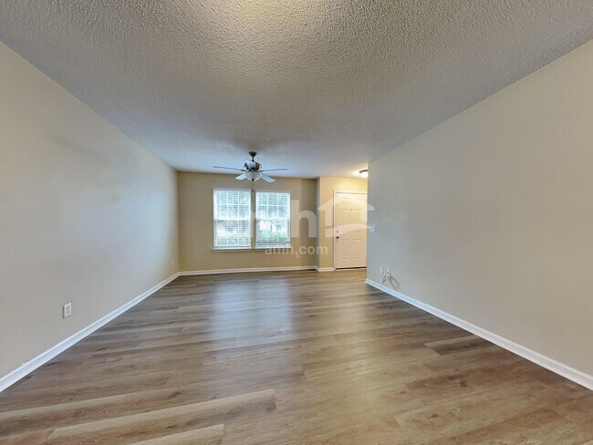 Building Photo - 1 Holly Springs Cir