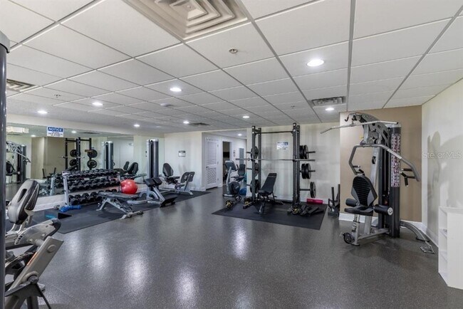 Building Photo - 628 Cleveland St