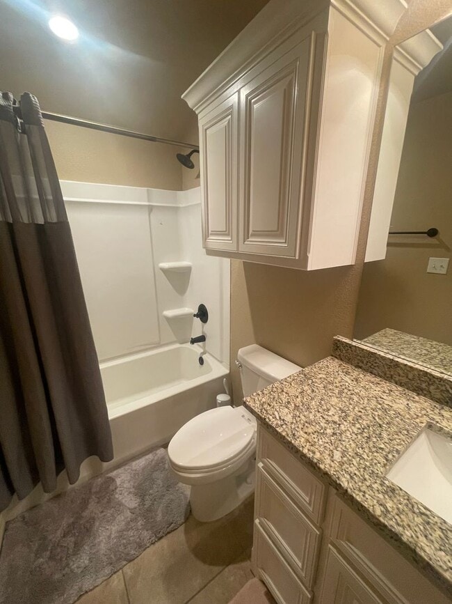 Building Photo - Large Family Home in Desert Ridge