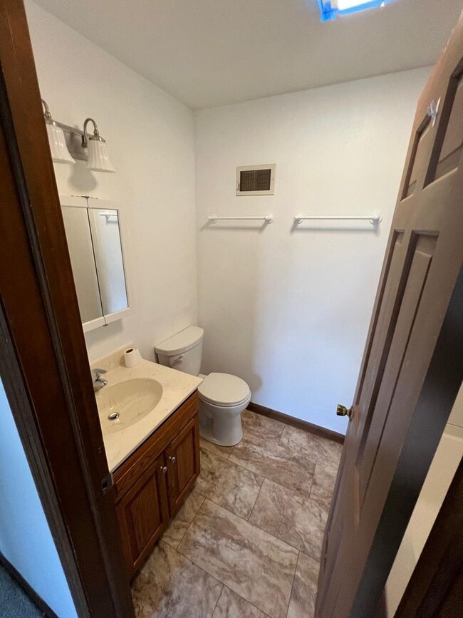 Building Photo - 4 BR 2 1/2 BA Single Family Home Birdsboro