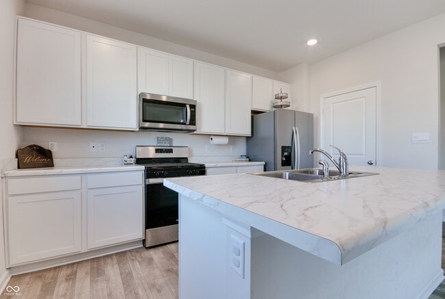Building Photo - 2208 Gambel Ln