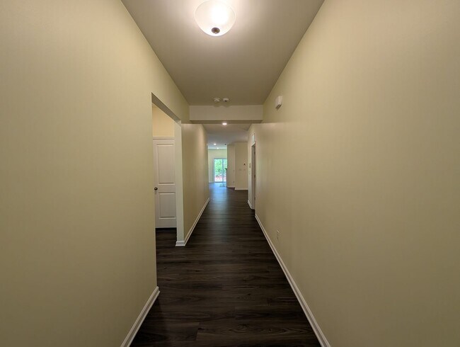 Building Photo - Spacious 4 bedroom, 2 bath Ranch Style Home located in Selwyn Landing !
