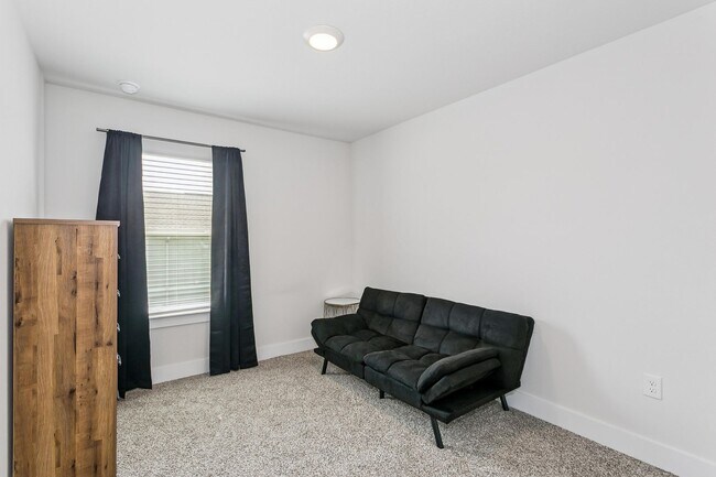 Building Photo - Gated Community | Community Pool | Lawn Care Included | Minutes to Navy Federal!