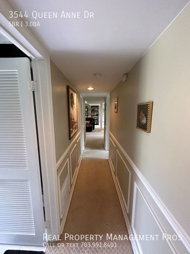 Building Photo - 3544 Queen Anne Dr
