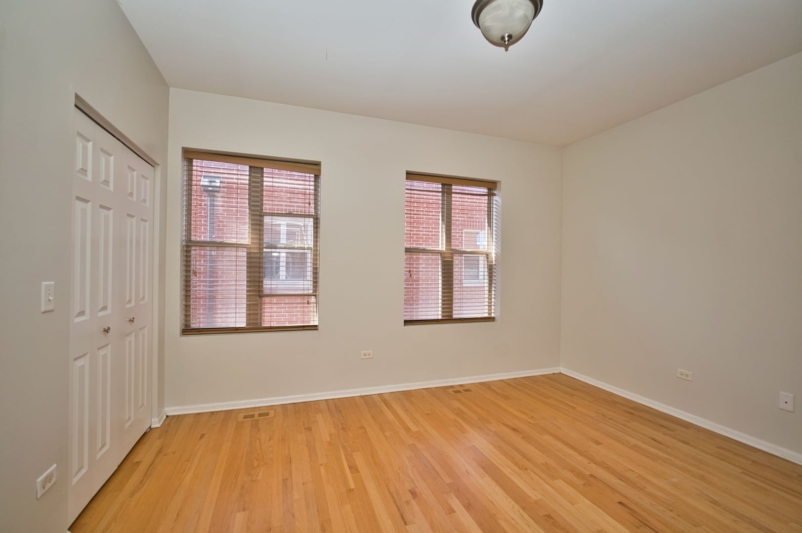 Building Photo - 353 E Eastgate Pl