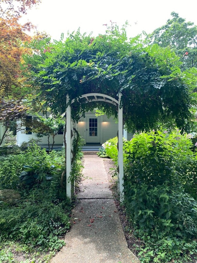 Building Photo - Coming Soon!!! Beautiful, Picture Perfect ...