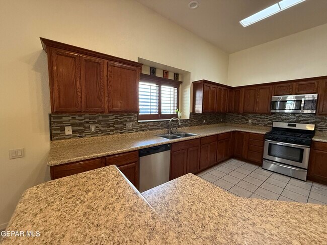 Building Photo - 3637 Tierra Vergel Dr