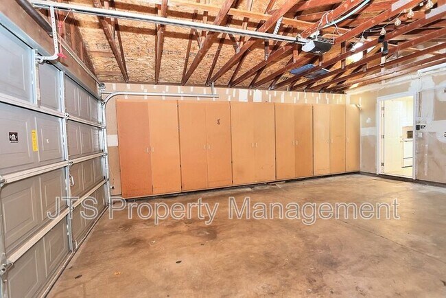 Building Photo - 7733 Temwoods Way