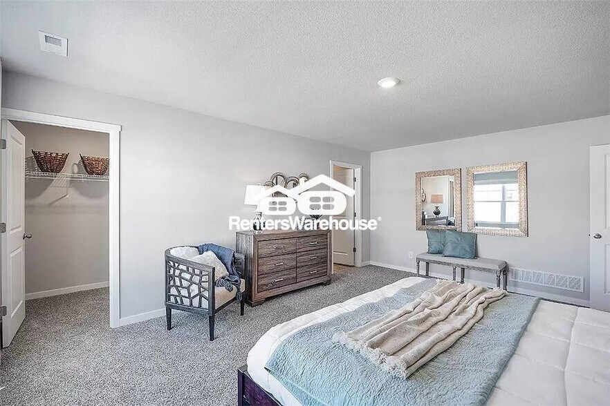Building Photo - 2205 Bugge Dr
