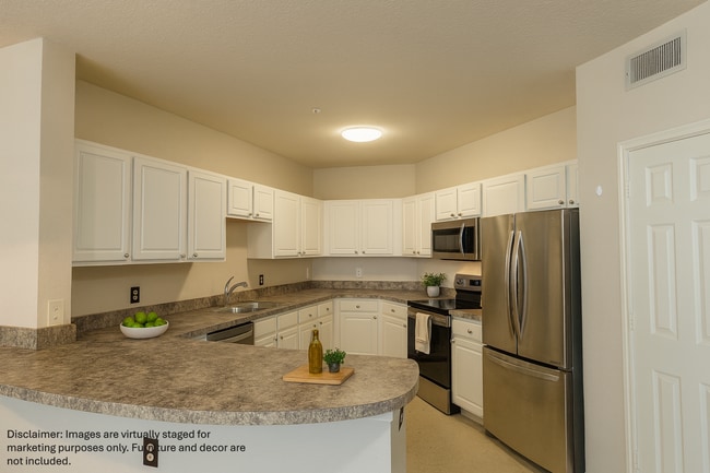 Building Photo - Must see! First floor, updates throughout! 902 square feet