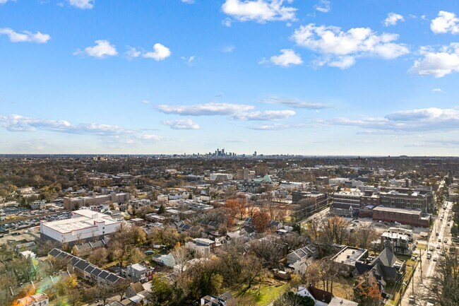 Building Photo - 2BR/1BA | Bonus Attic + Yard | Fast Approval