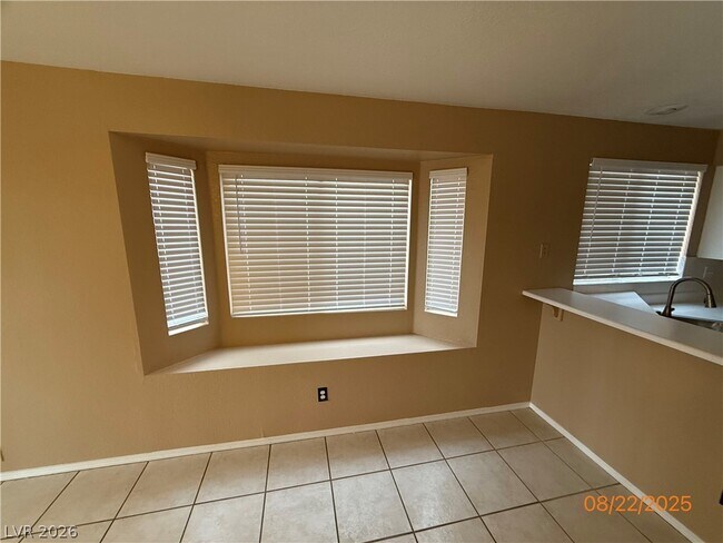 Building Photo - 922 Prairie Grass Dr