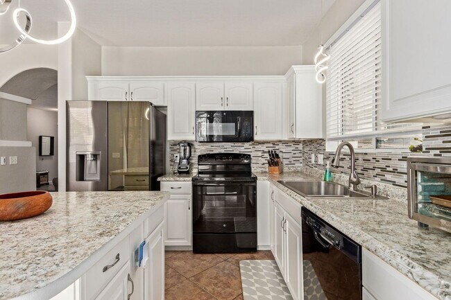 Building Photo - 13420 W Berridge Ln