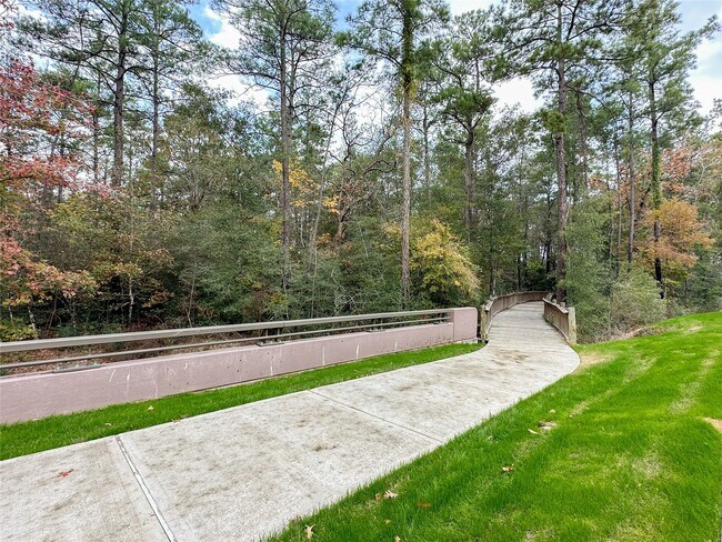 Building Photo - 1495 Las Cuevas Dr