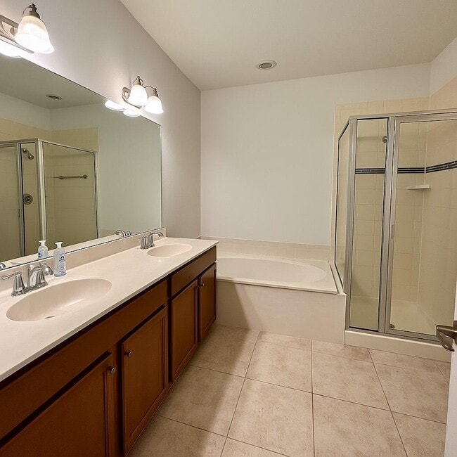 Building Photo - 7935 Bristol Cir