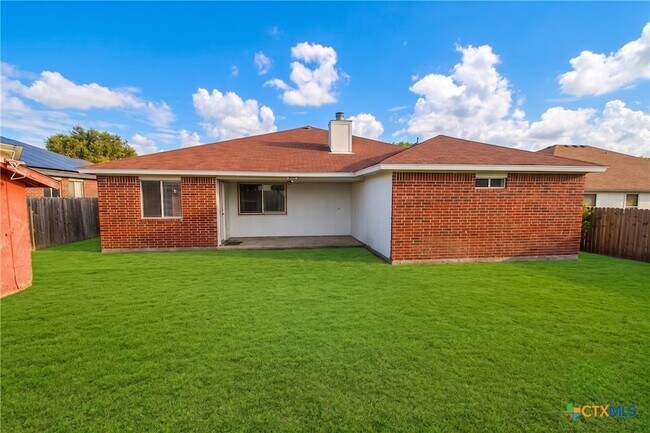 Building Photo - 5707 Montrose Dr